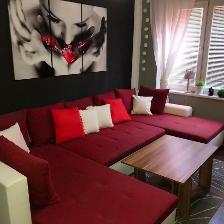 Apartman V Centru Mostu Lägenhet Exteriör bild