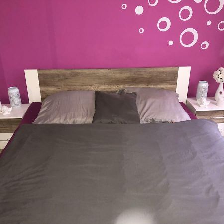 Apartman V Centru Mostu Lägenhet Exteriör bild
