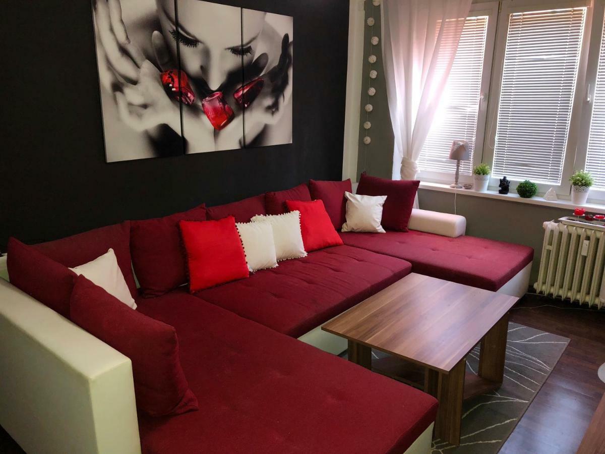 Apartman V Centru Mostu Lägenhet Exteriör bild